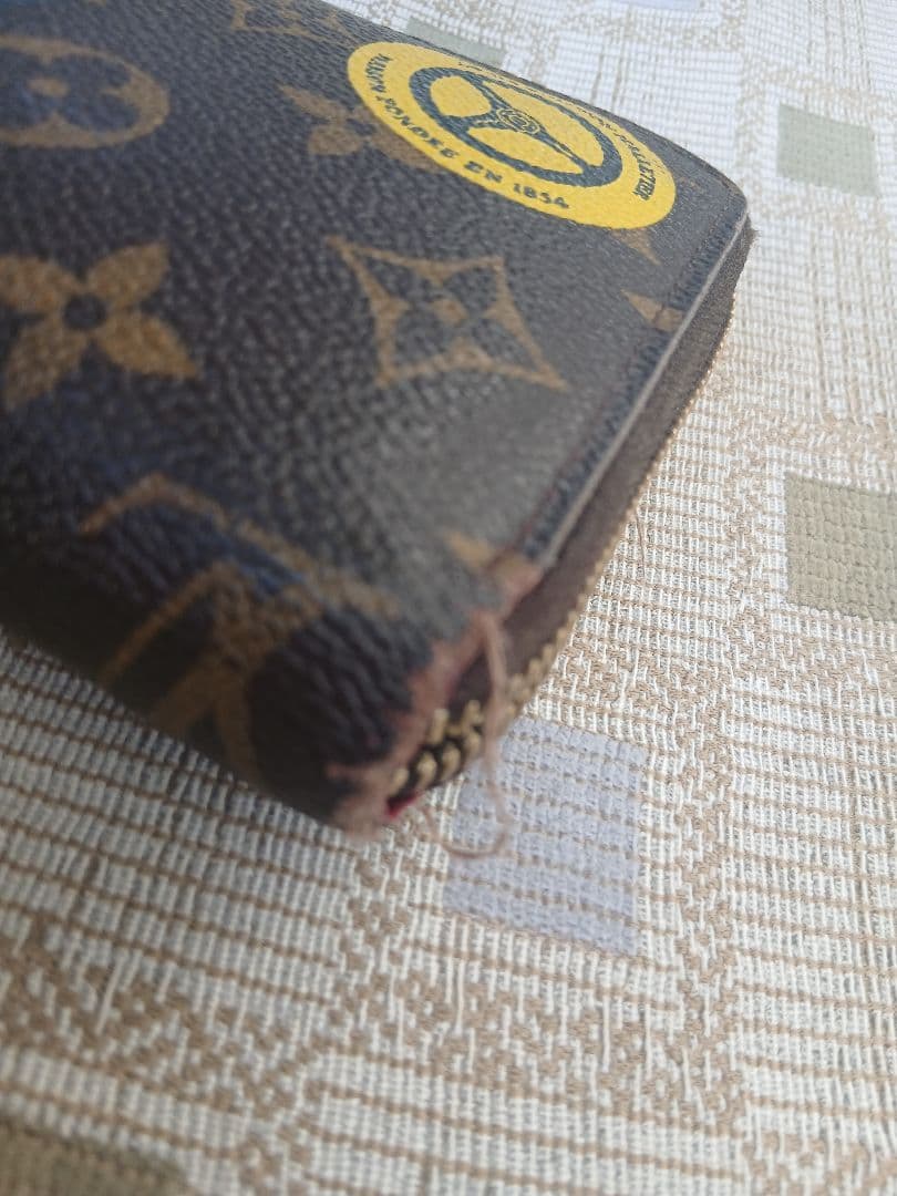 ルイヴィトン　ワールドツアー　ジッピーウォレット　長財布　限定