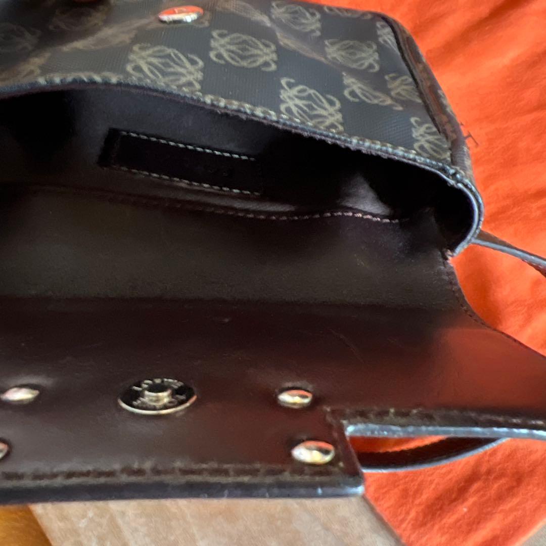 LOEWE ロゴ入り ボディバッグ