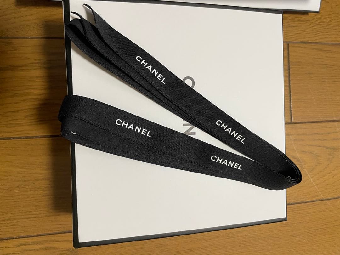 CHANEL ギフト　ハンドクリーム　リップクリーム　箱付き　ショッピングバッグ