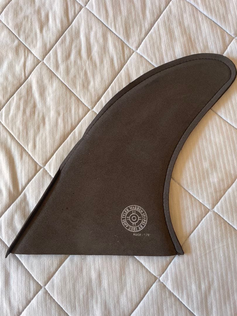 Tyler Warren PIVOT 9.75インチ サーフボードフィン