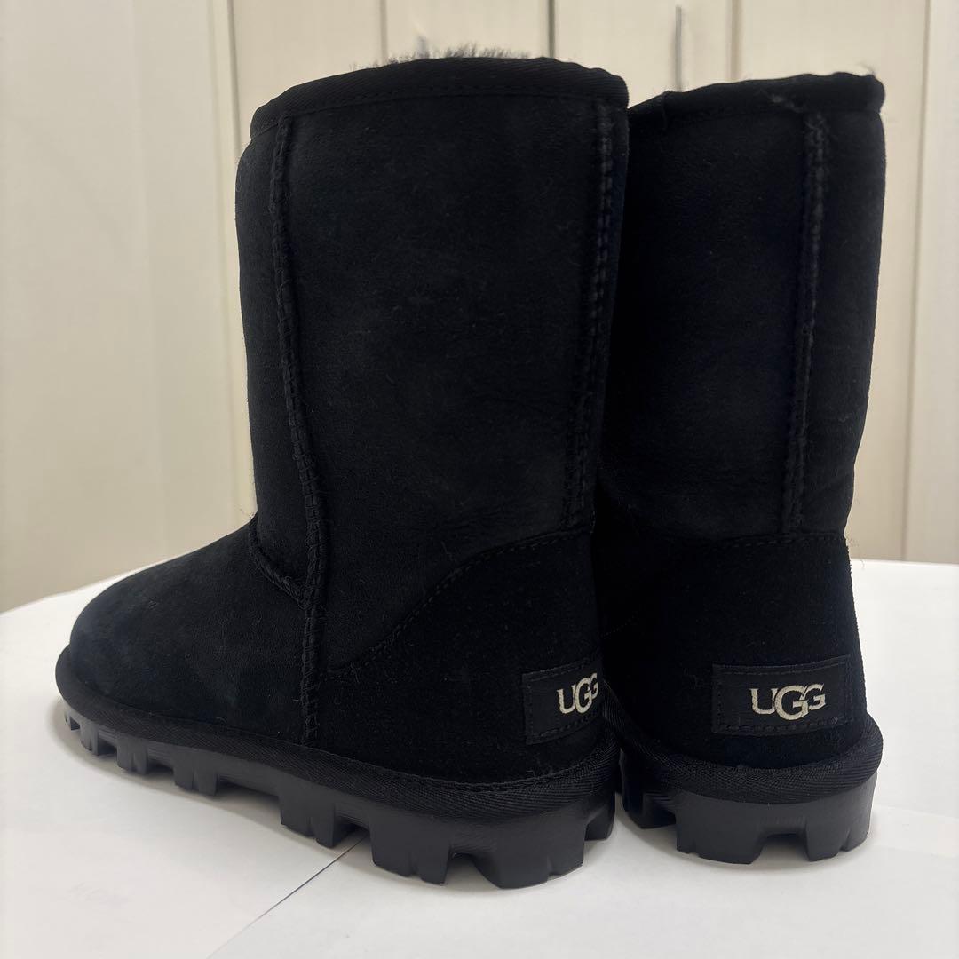 未使用品　UGG 5835 ムートン　ブーツ 22cm