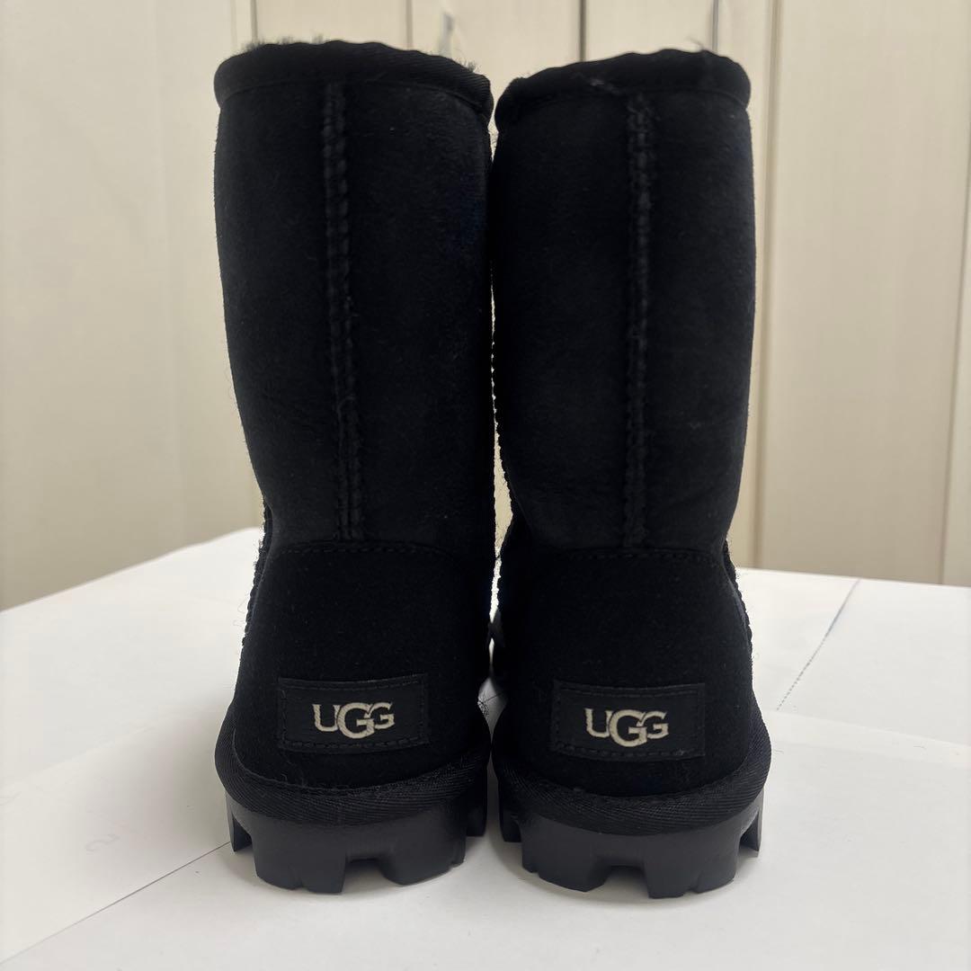 未使用品　UGG 5835 ムートン　ブーツ 22cm