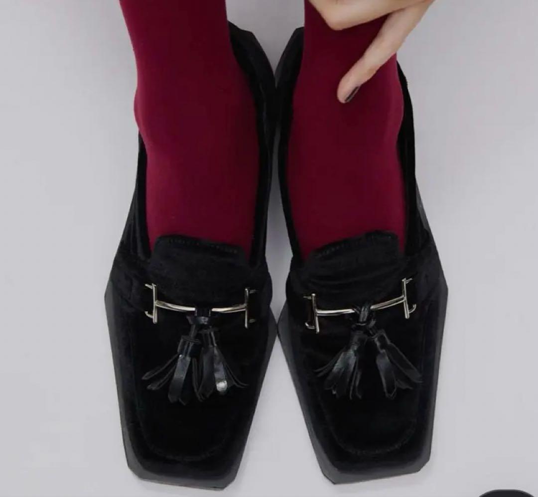 アメリUND ANGULAR SOLE TASSEL LOAFERブラックL