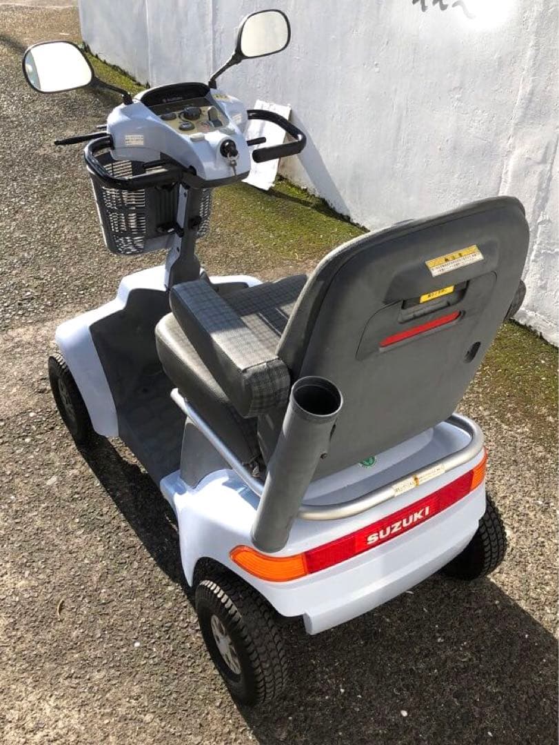 Suzuki シルバーカー 前カゴ付き　程度良好　同市内は配達無料