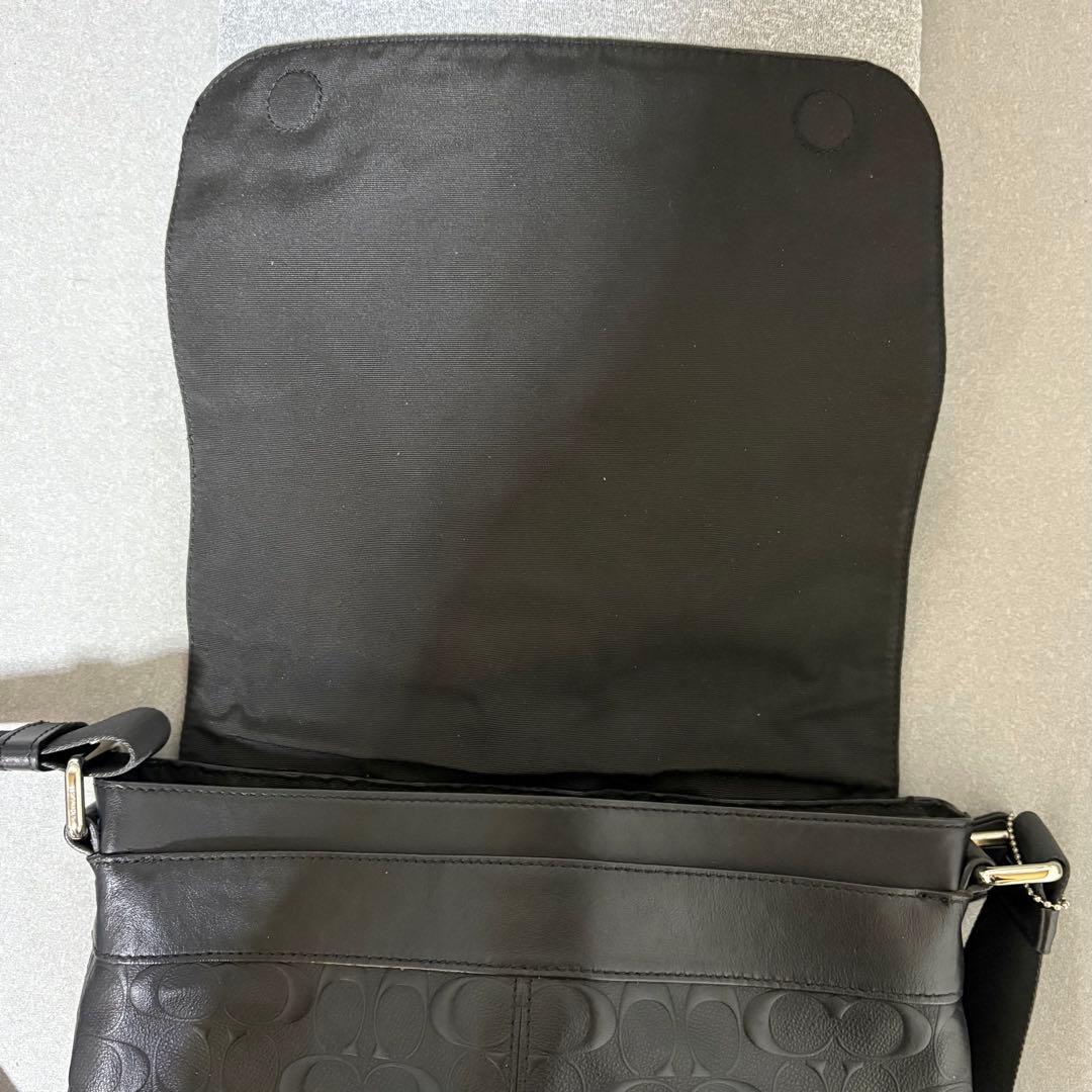 COACH コーチ メッセンジャーバッグ エンボス 斜め掛け レザー ブラック