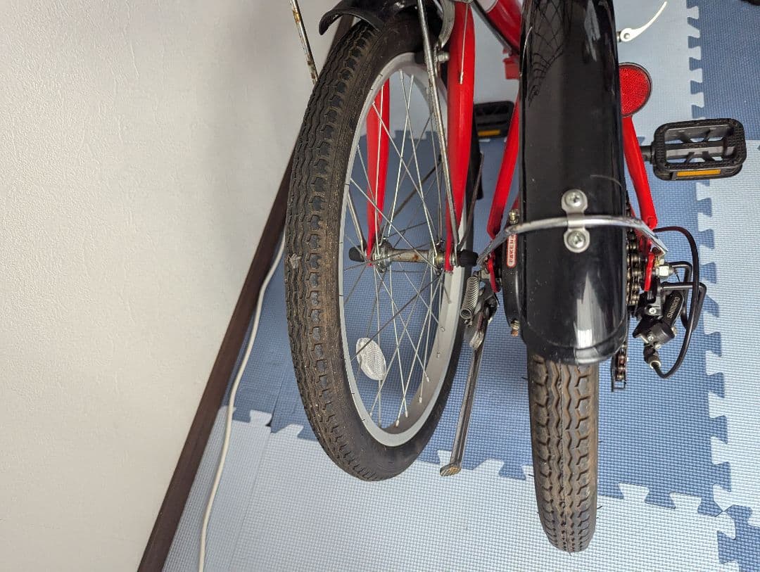 引き取り希望！ カゴ付き　赤色とデザインが可愛い　折りたたみ自転車　２０インチ