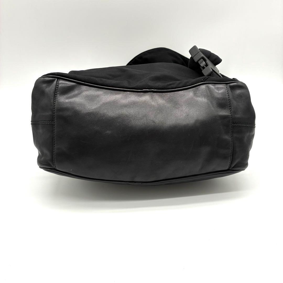 ミュウミュウ 90s クロスボディバッグ ショルダー スリングバッグ