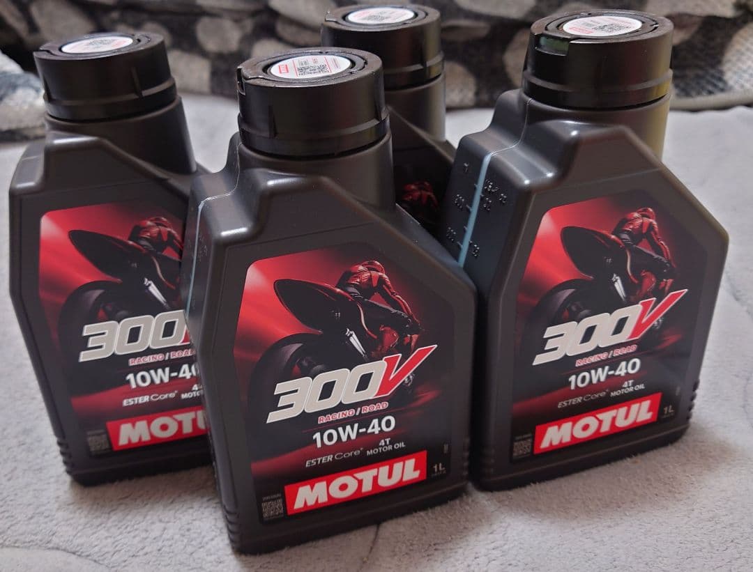 MOTUL 300V FACTORY LINE 10w-40 1L x 4個