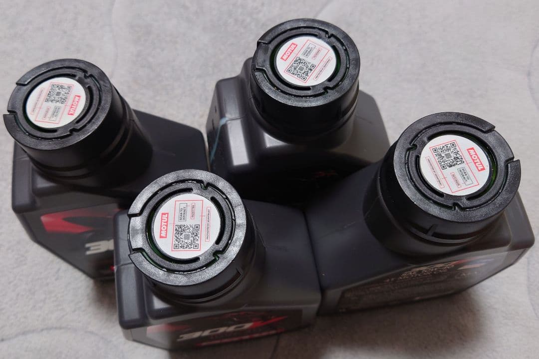 MOTUL 300V FACTORY LINE 10w-40 1L x 4個