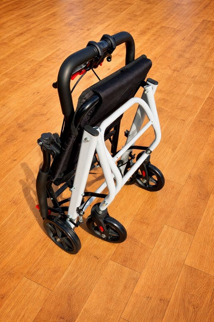 介護用車椅子 折りたたみ式