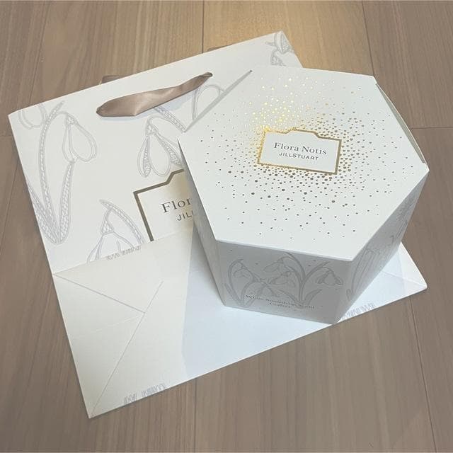 【新品未開封】限定 ジルスチュアート フローラノーティス クリスマス コフレ