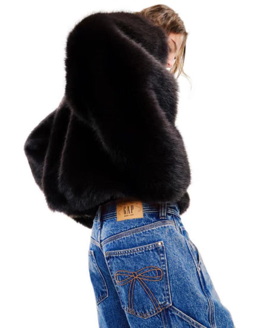 GAP×Sandy Liang ヴィーガンファーのハーフジッププルオーバー