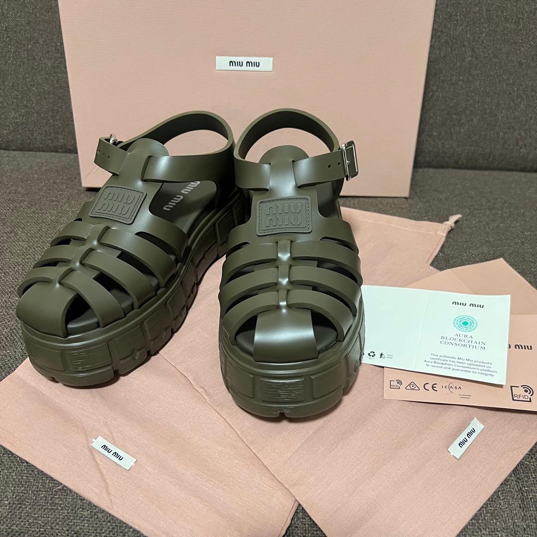 miu miu オリーブグリーン サンダル 新品未使用 箱布袋付き