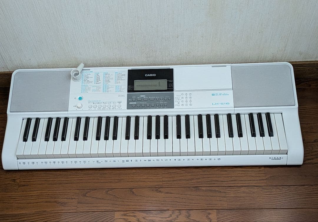 CASIO LK-516 ☆光ナビゲーション電子キーボード