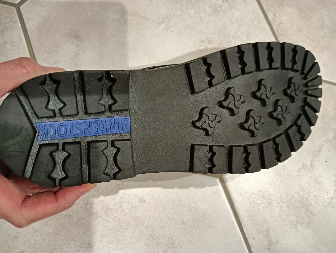 りんごです。ビルケン クレイヴァル39ナロー