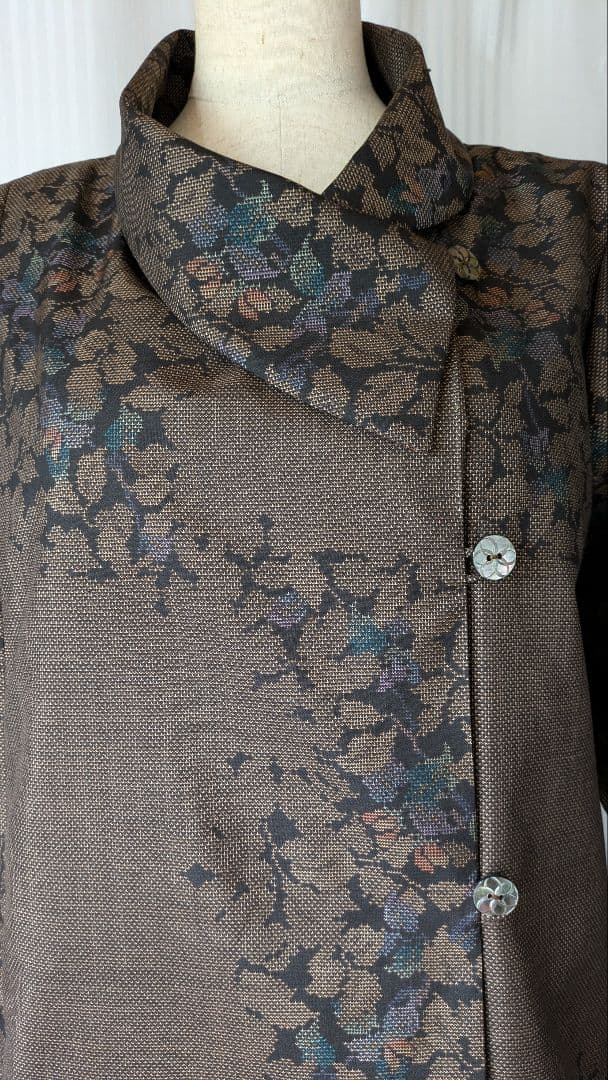 No241大島紬着物リメイク 7マルキ茶泥大島紬 重ね襟ワンピ被りタイプ