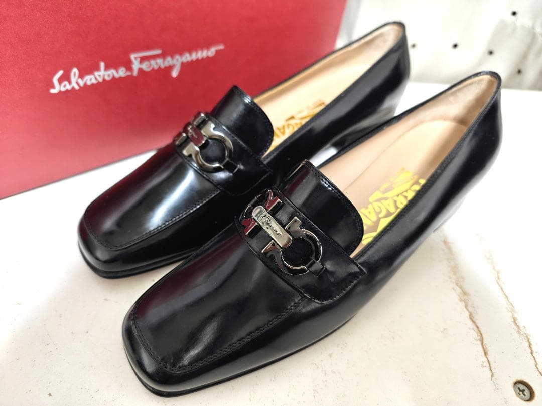 未使用品 フェラガモ ガンチーニ レザー ローファー シューズ 7.5 ブラック