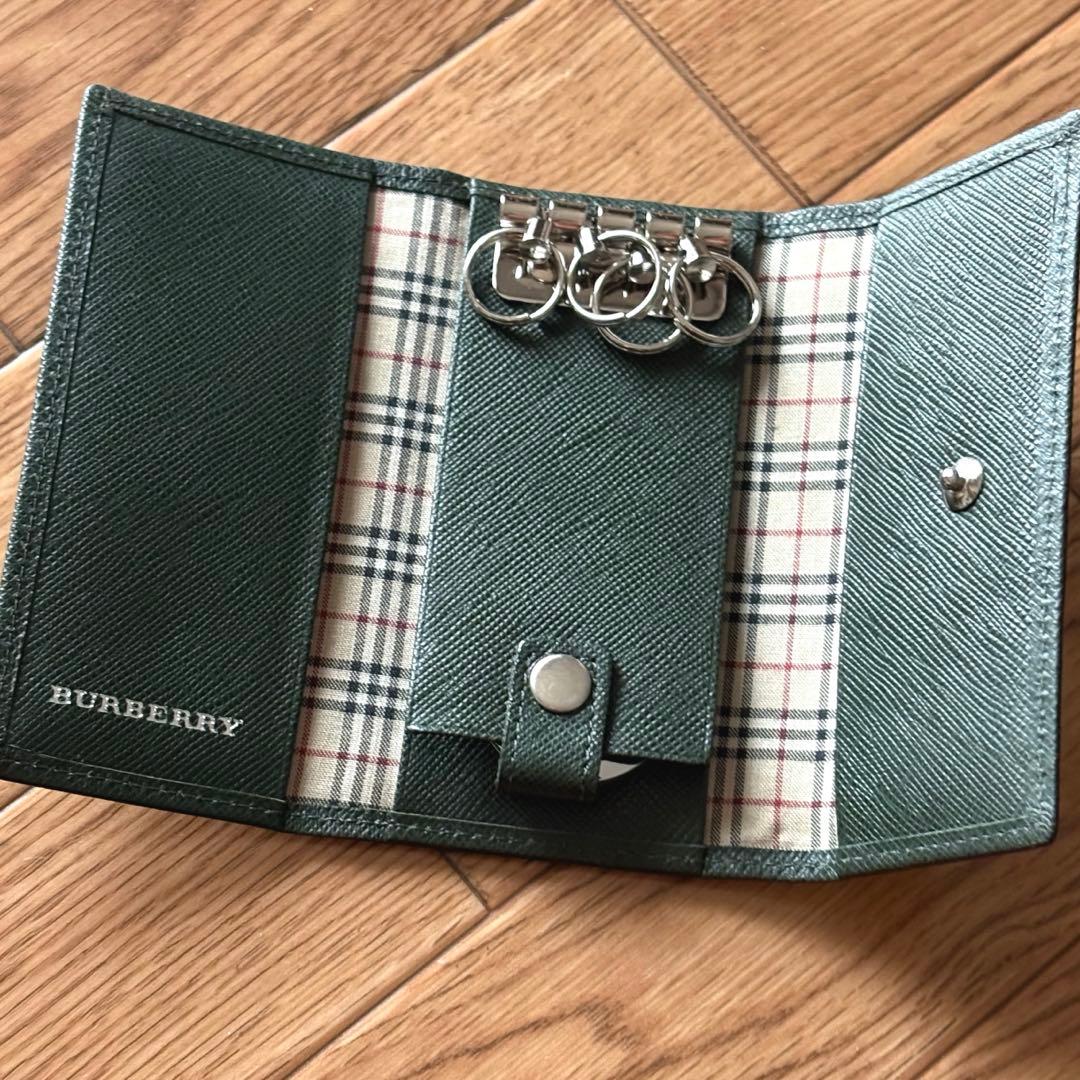Burberry キーケース FN5504 GE78カーキ