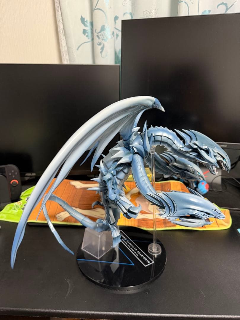ブルーアイズアルティメットドラゴン　フィギュア