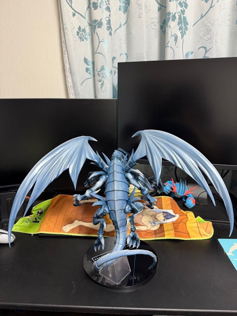 ブルーアイズアルティメットドラゴン　フィギュア