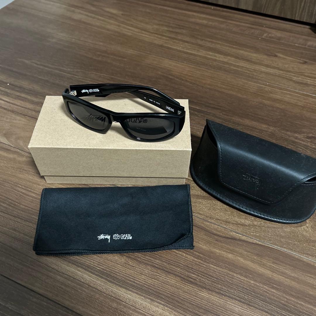 stussyサングラス