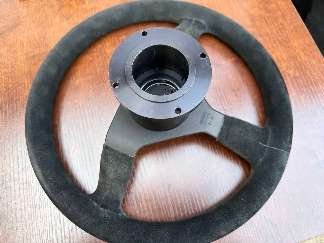 MOMO ステアリングホイール L-14