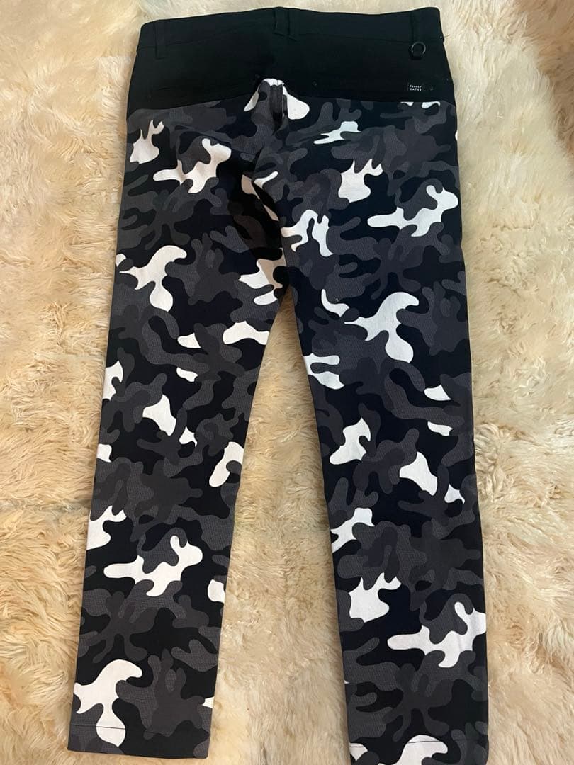 PEARLY GATES グレー系迷彩柄パンツ サイズ4