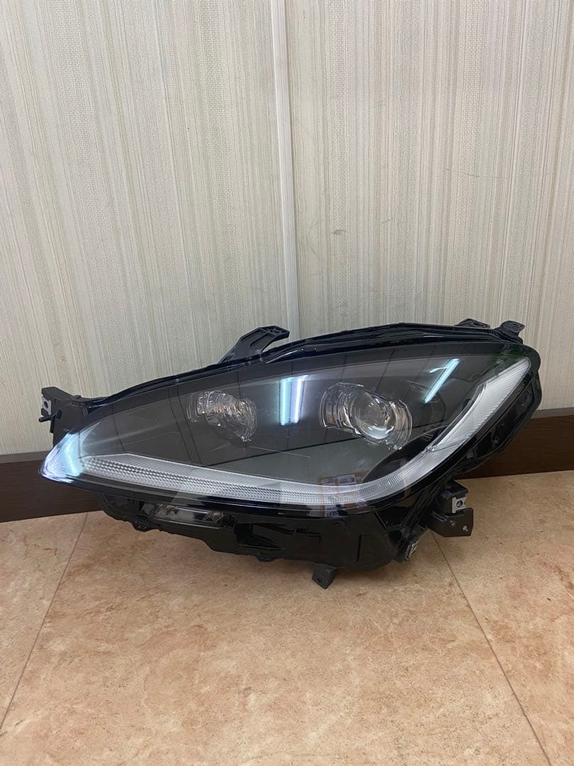 GR86 左ヘッドライト　3BA-ZN8 美品