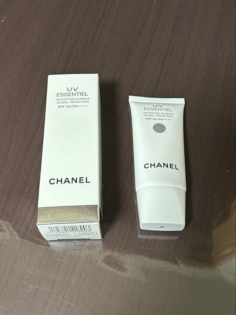 CHANEL UV ESSENTIEL クリーム