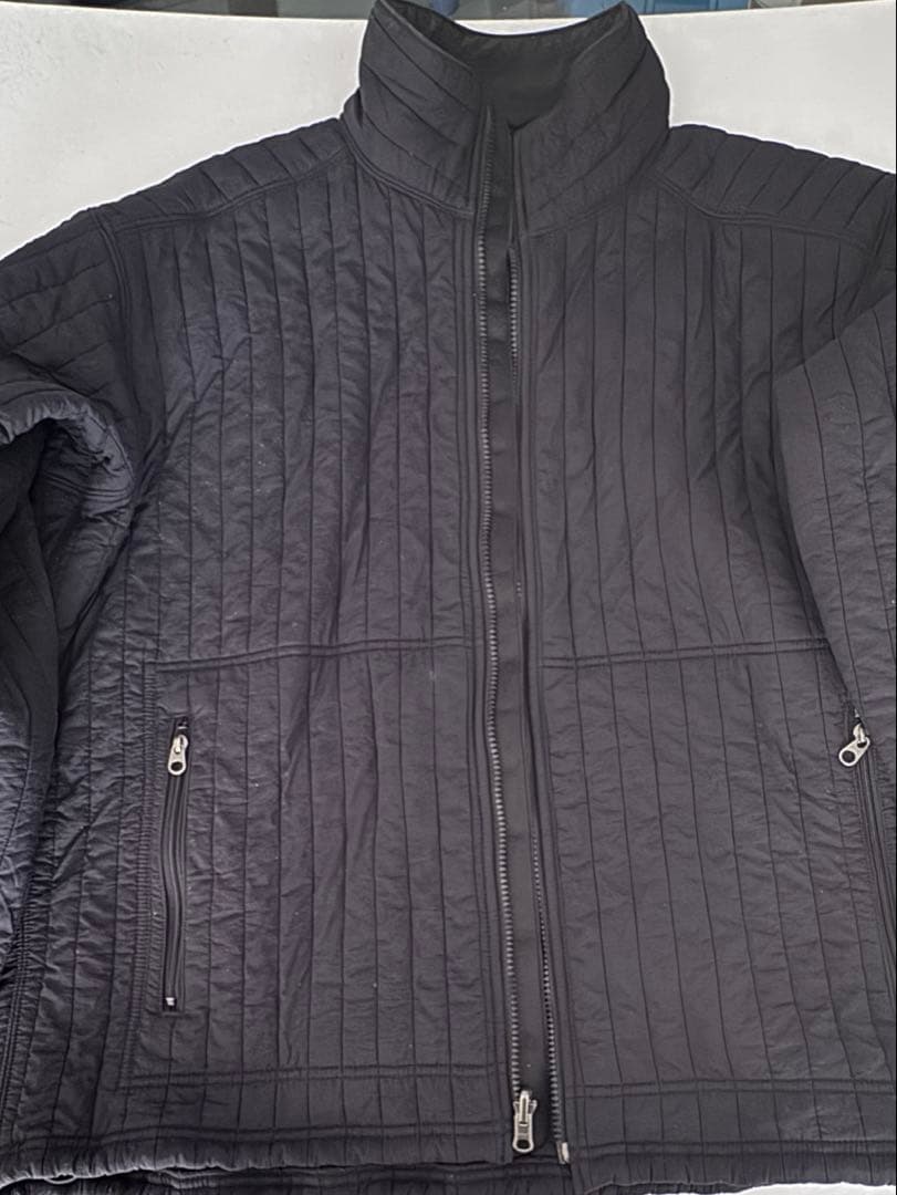 Patagonia 黒いキルティングナイロンジャケット