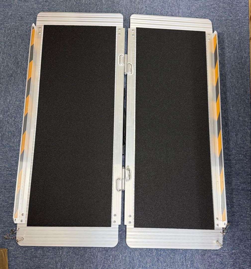 折り畳み式　車椅子スロープ 2つ折り 0106-0002