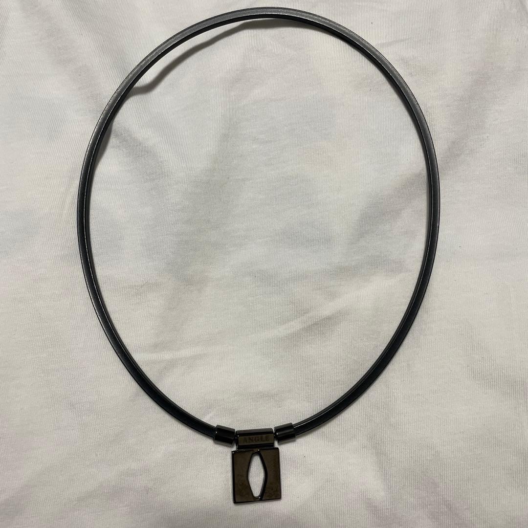 ANGLE金属製ネックレス