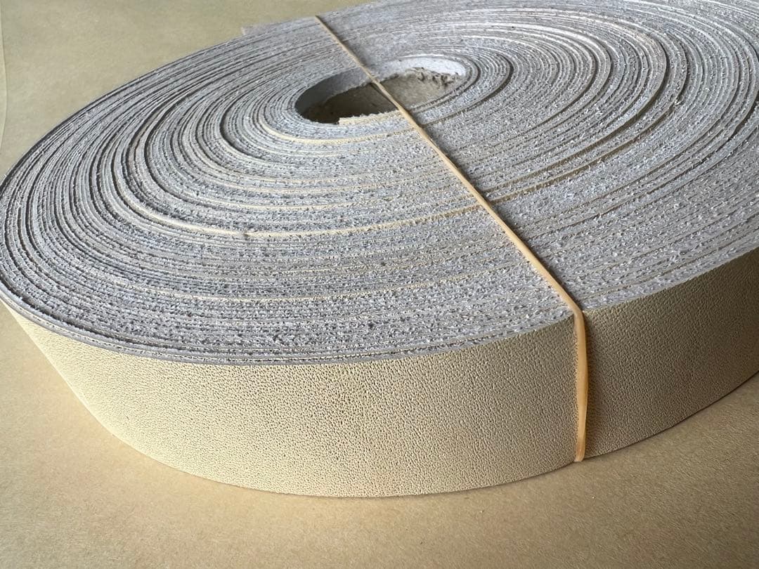 玉はみ黒、キャメル、ブルー各色10m、キャメルへり9.4m