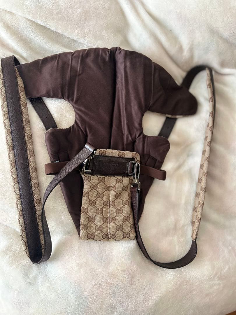 か*ち様 GUCCI 抱っこ紐 美品 袋付き