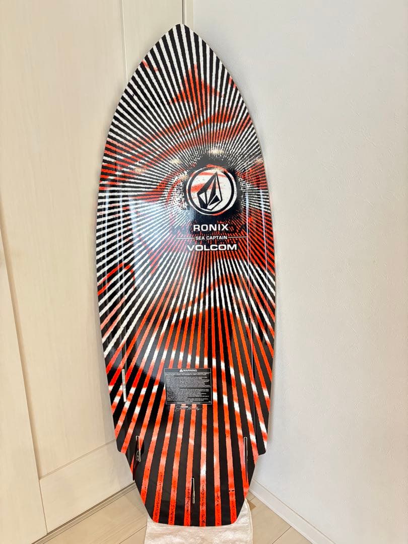 RONIX VOLCOM ウェイクサーフィンボード フィン付き