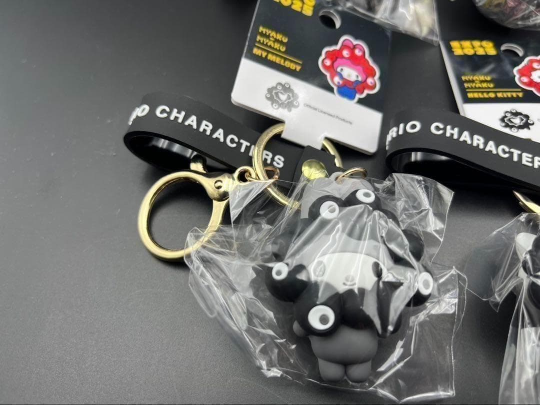 大阪万博　コンプリート７種　サンリオ　黒ミャクミャク 丁寧梱包　防水対応