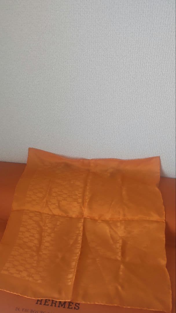 【極美品】エルメス　グランH スカーフ　ハンカチーフ　オレンジ　シルク100％