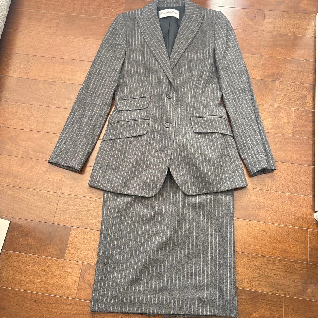 DOLCE & GABBANA レディーススーツ (スカートとのセットアップ)