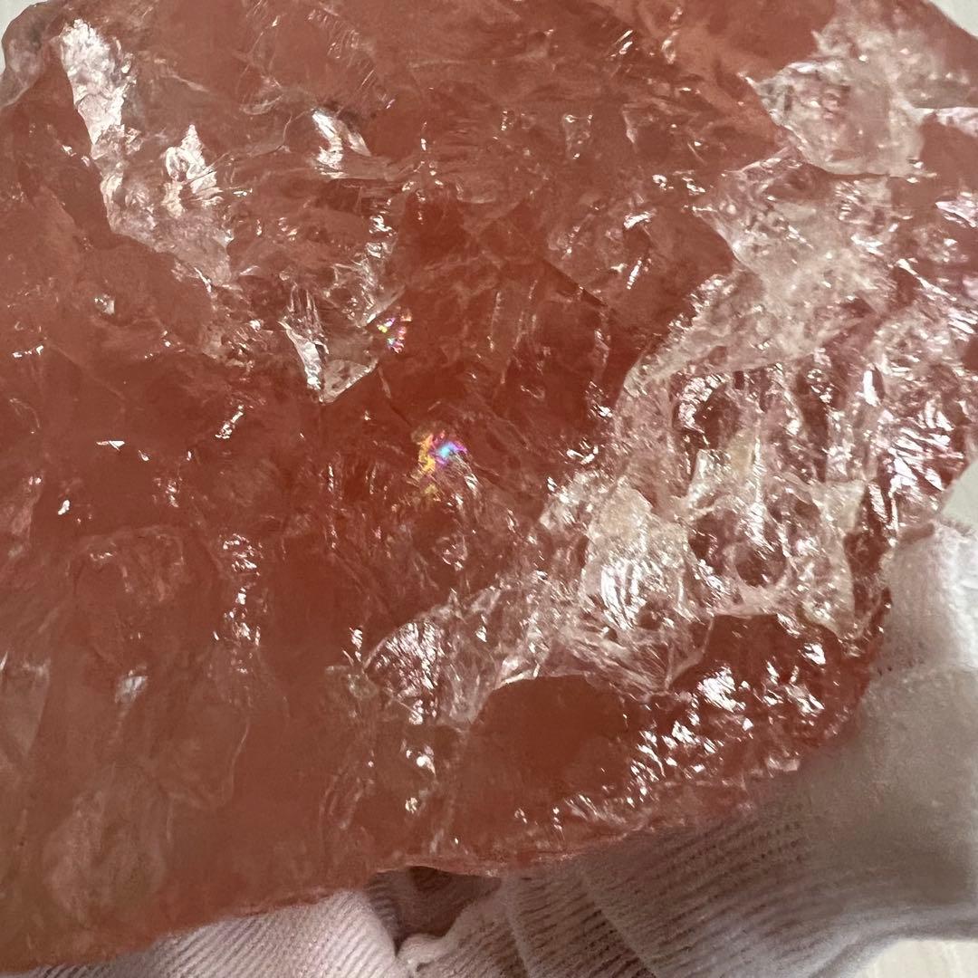 レインボー入り 特大ローズクォーツ 584g 天然石 パワーストーン
