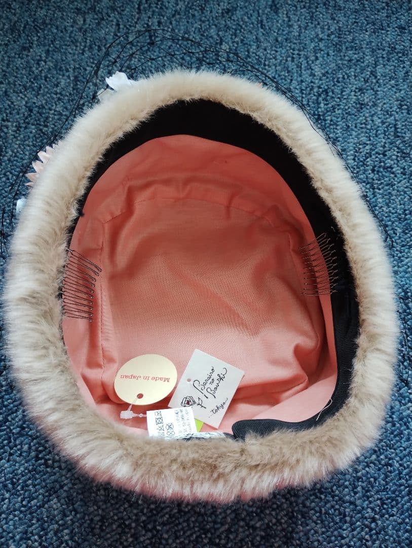 新品未使用品♡　ロシア帽子　バラ色の帽子