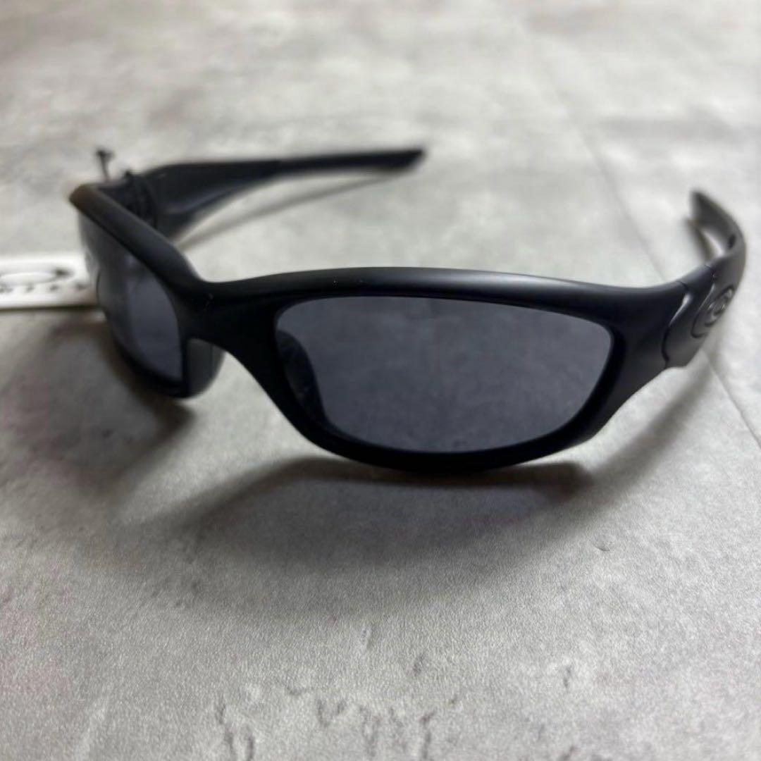 2*歳様 OAKLEY straight jacket