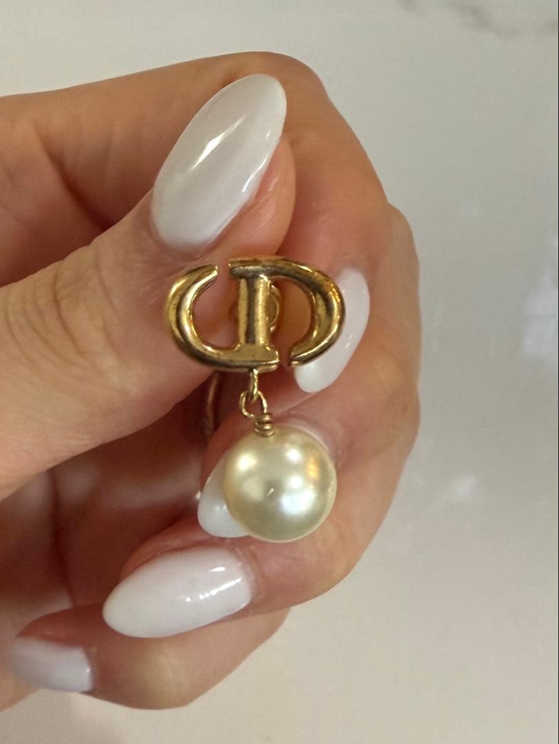 Dior ゴールドロゴピアス パール付き　クリスチャンディオール　ピアス　片方