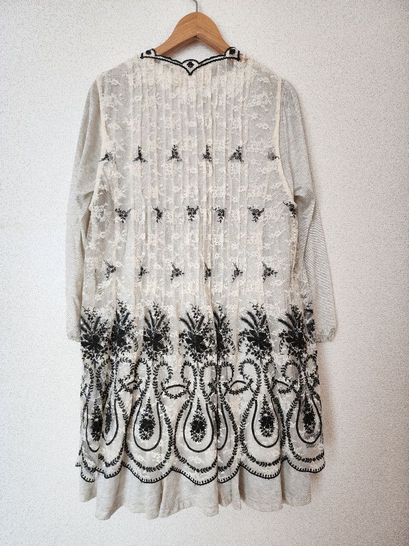 【お値下げ/美品】インポートロッサ 刺繍レースベスト&カットソー