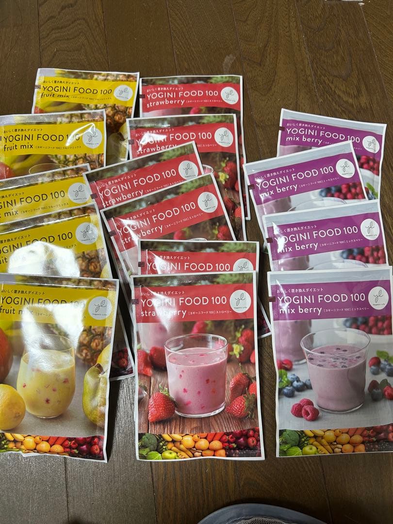 ヨギニーフード100 ストロベリー5個・ミックスベリー4個・フルーツミックス6個