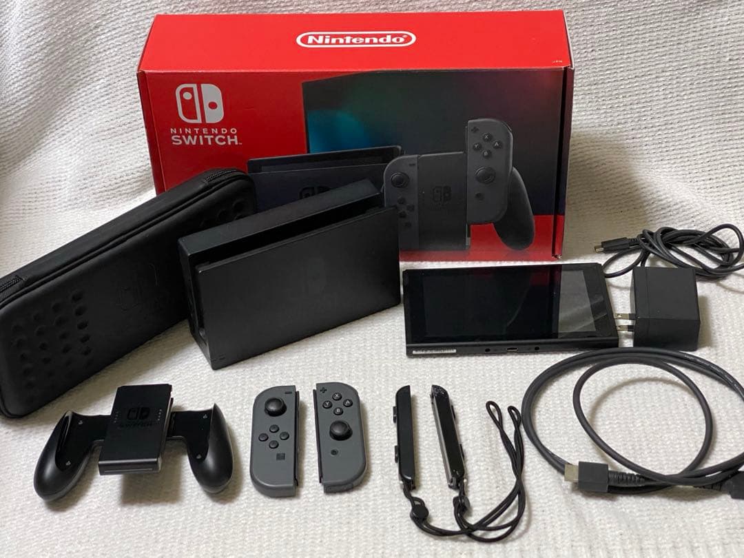 Nintendo Switch ＆ 持ち運び用ケース　2点セット