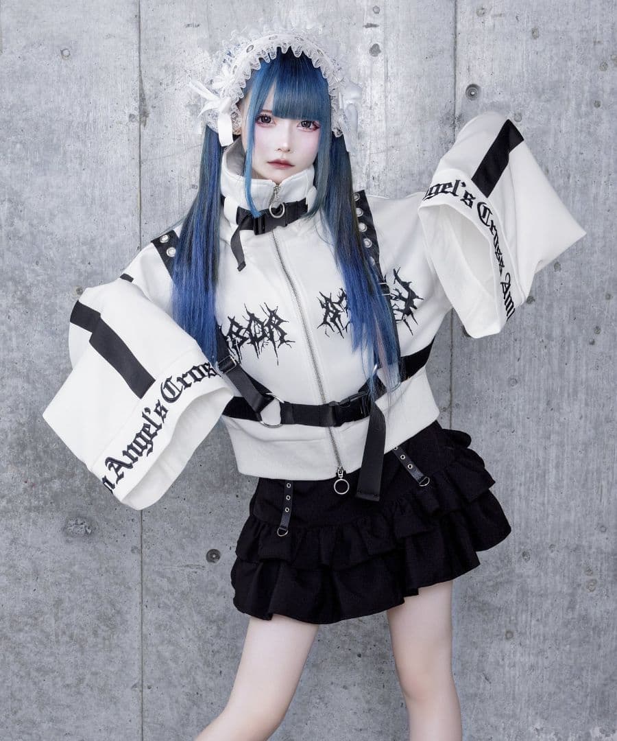 amilige アミリージュ　ショートZIPベルトハーネス付きパーカー　ホワイト