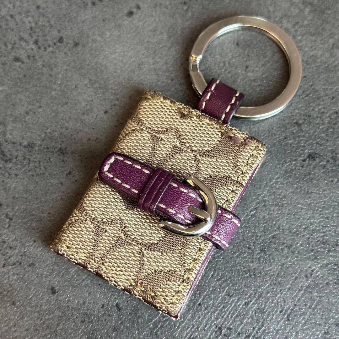 アクセサリー COACH Signature Picture Frame Bag charm