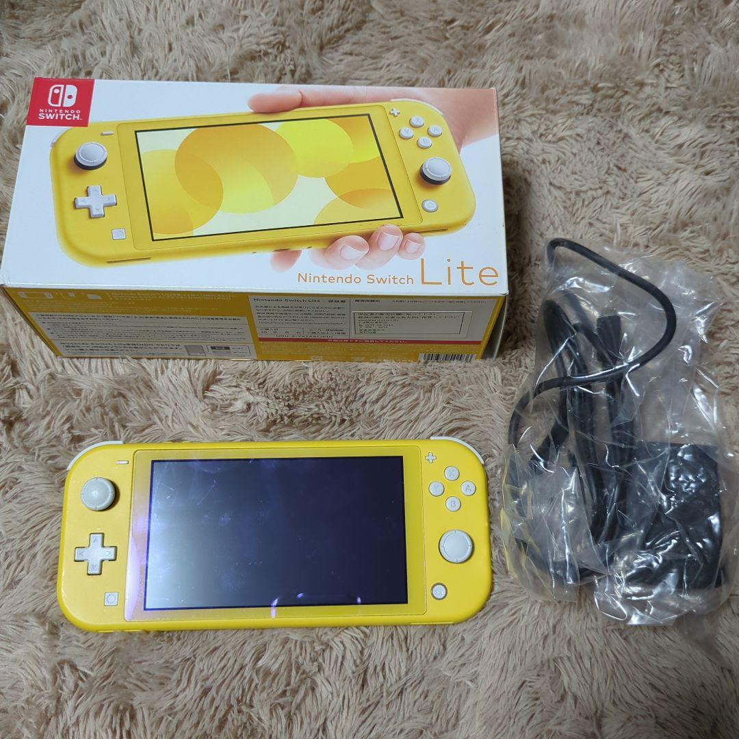 Nintendo　Switchライト　イエロー　箱付き　ジャンク