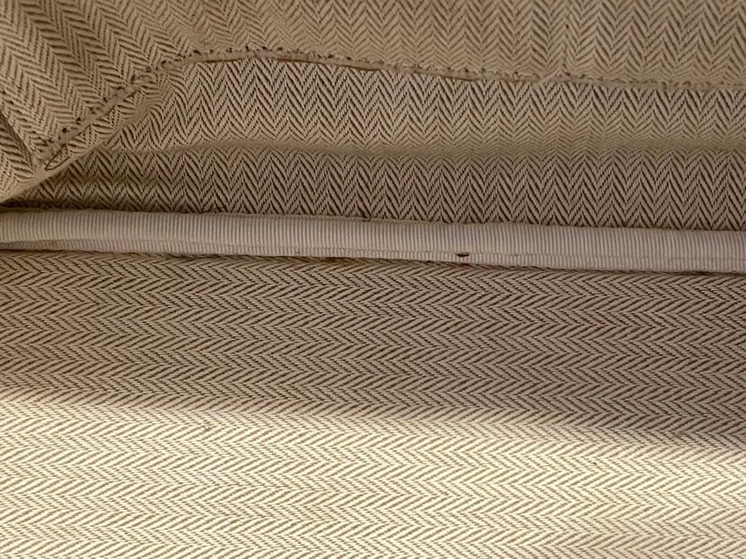 グレー レザー ハンドバッグシルバー金具 お仕事や学校行事にもスマートな佇まい