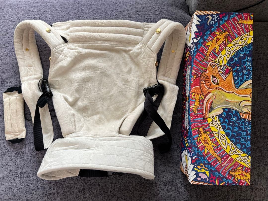 アーティポッペ抱っこ紐　箱、インサート付き